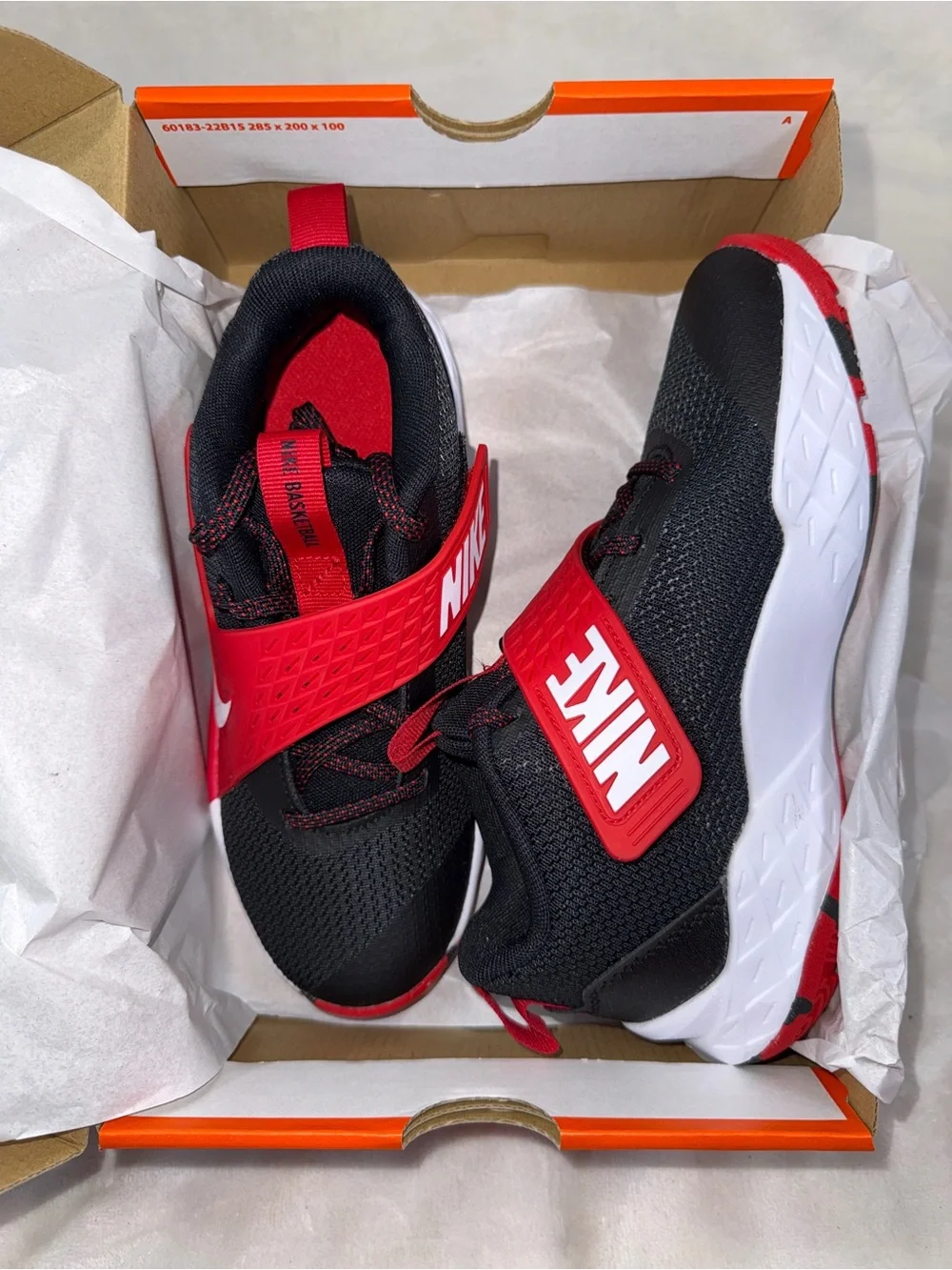Nike Team Hustle D 12 Black University Red Sz 3.5Y/Wmns 5 HF6279-001 🏀❤️